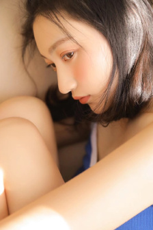 他扒开我的奶罩吸我的奶